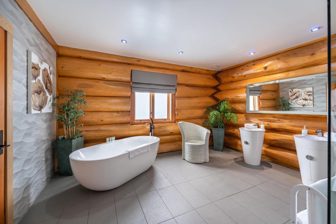 The Log Cabins At The Vu Bathgate Zewnętrze zdjęcie